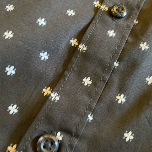 Guess Patterned Short-Sleeved Button-Up - Picture 6 of 6